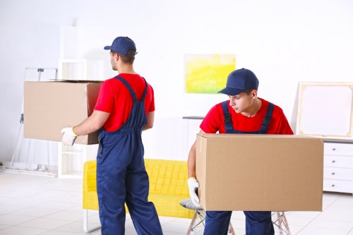 Moving van service in Frognal supporting local household relocation