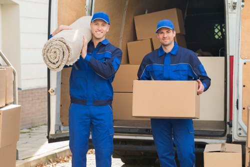 Packing and loading service for a flat move in Frognal
