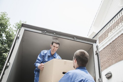Local movers handling access and parking challenges in Frognal
